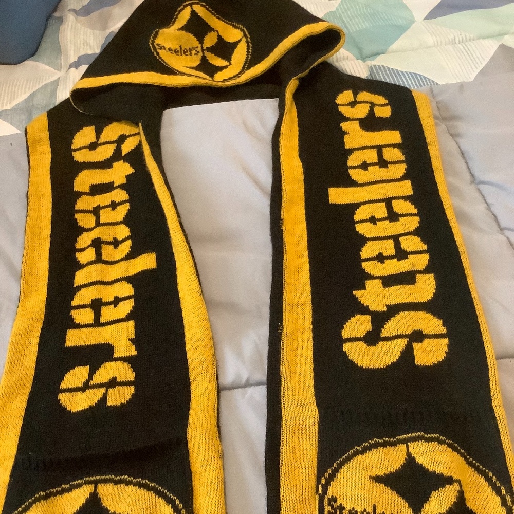 Collectible Steelers novelty hat and scarf combination